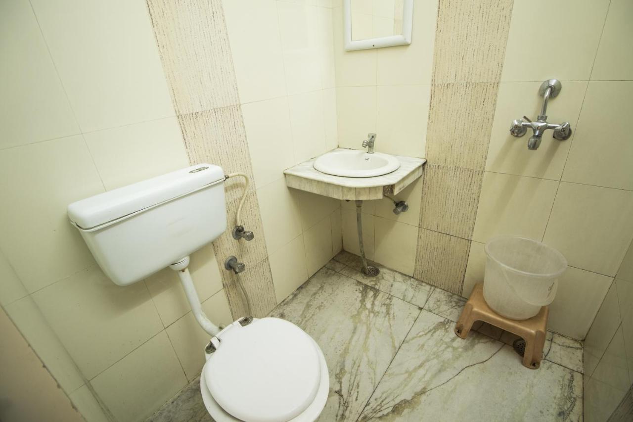Hotel Bajaj Inn Dehradun Zewnętrze zdjęcie